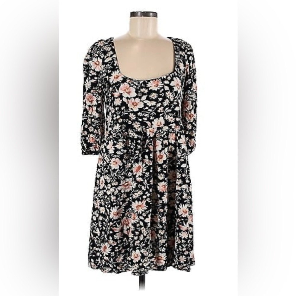 American Eagle dress size medium. Pit 18.5”. Length 36”.
